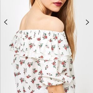 🆕✨ NWT Topshop Floral Bardot Top
